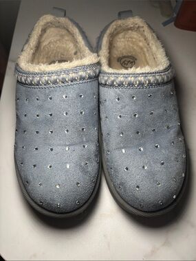 White Mountain Light Blue Faux Fur Lined Kids Slip-On Slippers with Rhinestones
